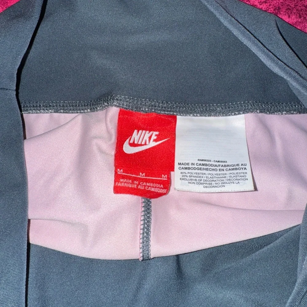 🛍️SALE🛍️ Nike Dri-Fit Women’s Watercolor Style Yoga & Training Leggings - Picture 8 of 8